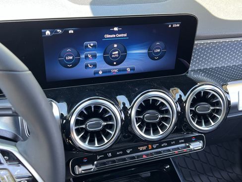 New 2026 Mercedes-Benz GLB 250 4MATIC image 26