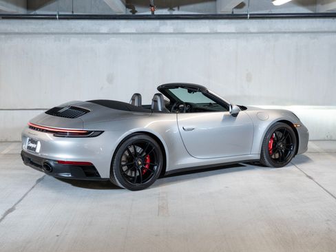 Certified 2022 Porsche 911 Cabriolet image 9
