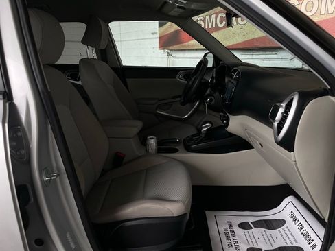Used 2021 Kia Soul LX FWD image 17