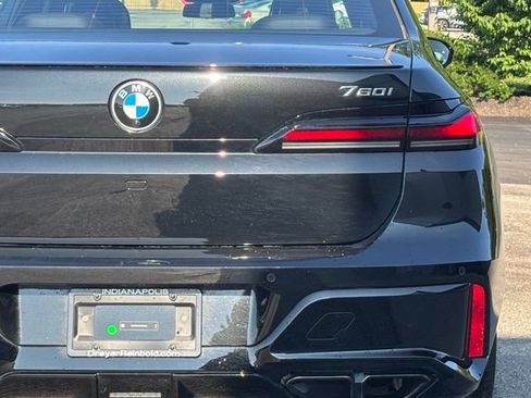 Used 2025 BMW 760i xDrive AWD/4WD image 5