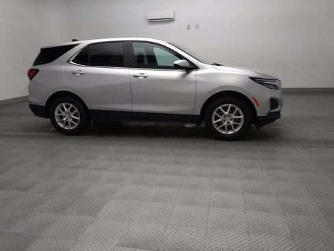 Used 2022 Chevrolet Equinox LT w/ Driver Convenience Package FWD image 11
