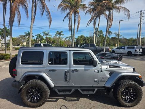 Used 2019 Jeep Wrangler Unlimited Sahara image 4