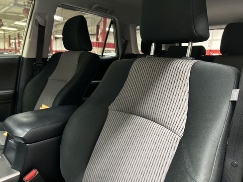 Used 2022 Toyota 4Runner SR5 RWD image 7