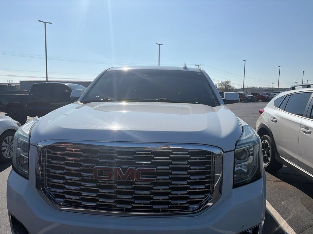 Used 2018 GMC Yukon XL Denali w/ Denali Ultimate Package AWD/4WD image 3