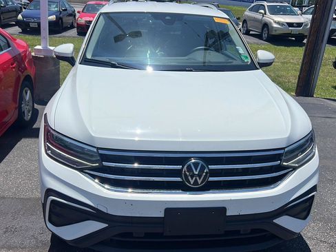 Used 2024 Volkswagen Tiguan SE AWD/4WD image 10