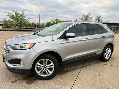 Used 2022 Ford Edge Titanium image 2