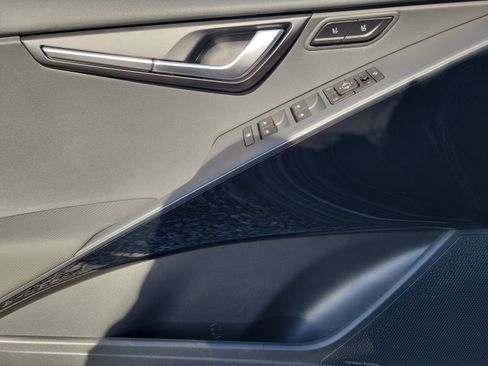 New 2026 Kia Niro SX Touring FWD image 12