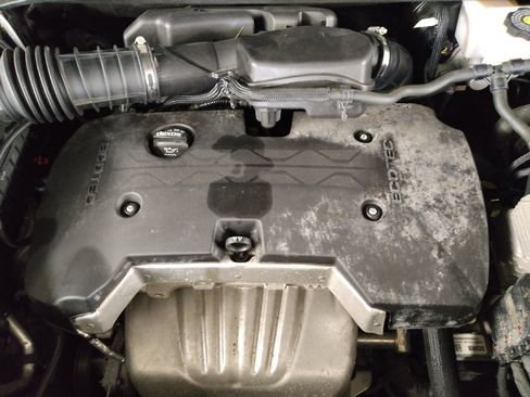 Used 2021 GMC Acadia SLE FWD image 30