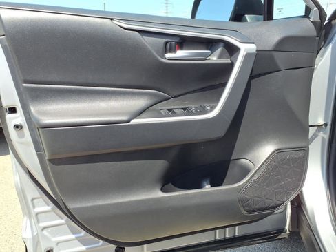 Certified 2025 Toyota RAV4 XLE AWD/4WD image 16