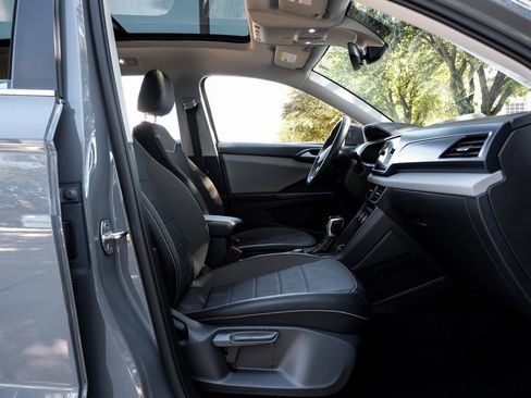 Used 2023 Volkswagen Taos SE image 46