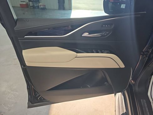 Used 2022 Cadillac Escalade ESV Sport AWD/4WD image 12