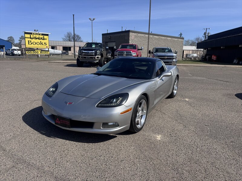 Used 2005 Chevrolet Corvette Coupe w/ Preferred Equipment Group RWD image 1