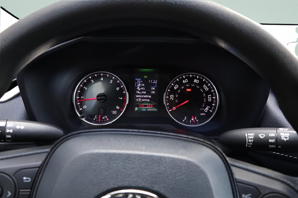 Used 2021 Toyota RAV4 LE AWD/4WD image 31