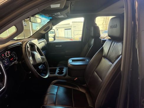 Used 2022 Chevrolet Silverado 2500 LT w/ Midnight Edition image 3