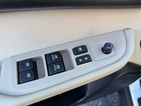 Used 2019 Subaru Outback 2.5i Premium image 12