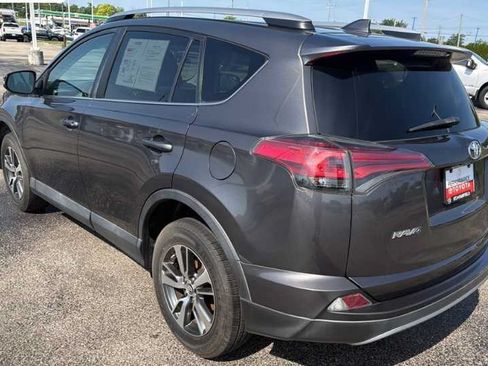 Used 2018 Toyota RAV4 XLE FWD image 6