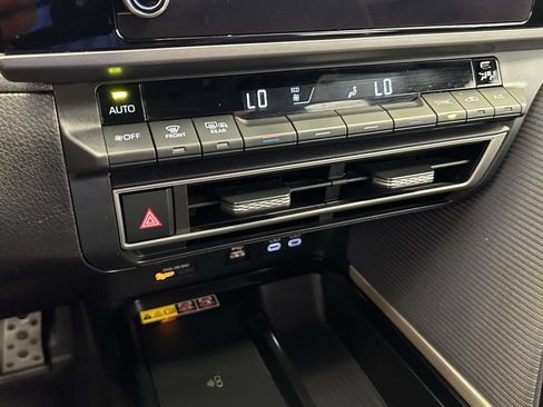 Used 2025 Toyota Camry SE FWD image 24