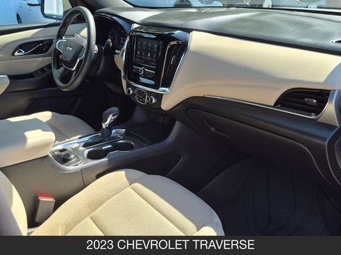 Used 2023 Chevrolet Traverse LS AWD/4WD image 26