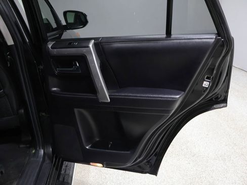 Used 2019 Toyota 4Runner SR5 Premium image 26