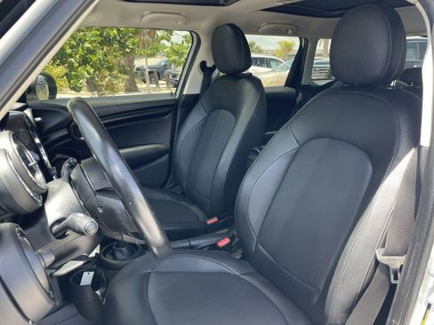 Used 2020 MINI Cooper 4-Door Hardtop w/ Storage Package FWD image 2