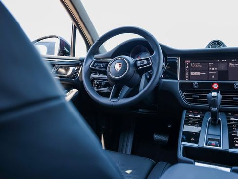 Certified 2026 Porsche Macan S AWD/4WD image 25