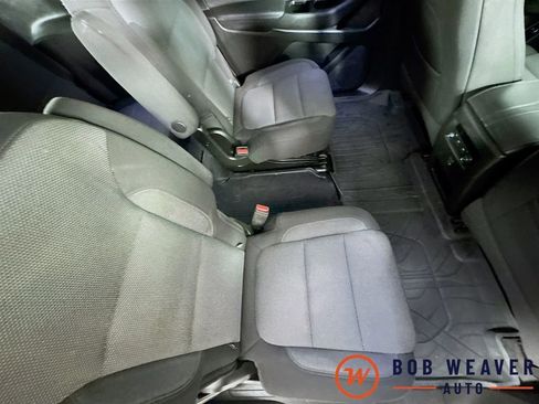 Used 2023 Chevrolet Traverse LT w/ Rear Camera Mirror Package AWD/4WD image 35