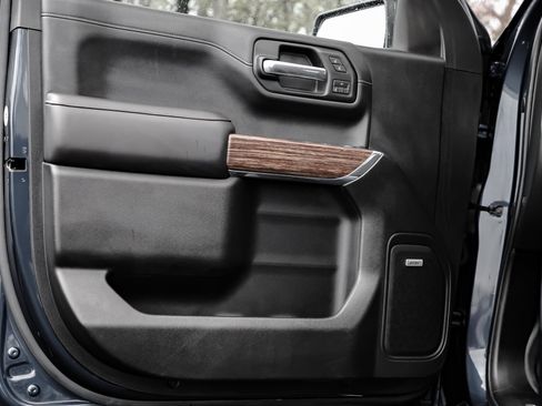 Used 2019 Chevrolet Silverado 1500 High Country w/ Technology Package image 19