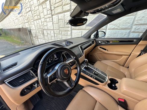 Used 2017 Porsche Macan AWD/4WD image 20