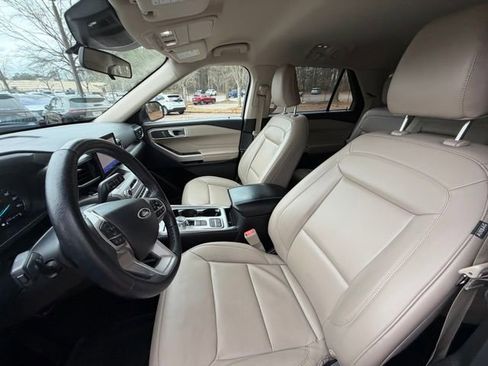 Certified 2023 Ford Explorer XLT w/ Equipment Group 202A image 13