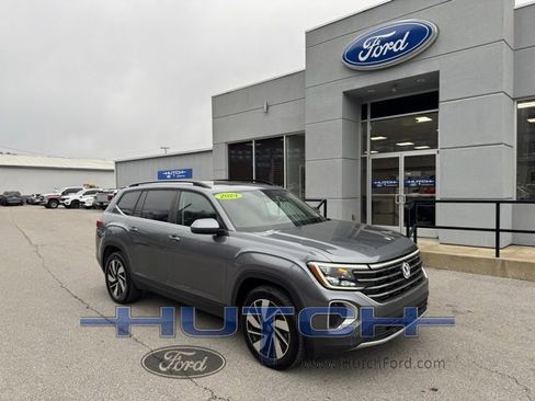 Used 2024 Volkswagen Atlas SE image 1