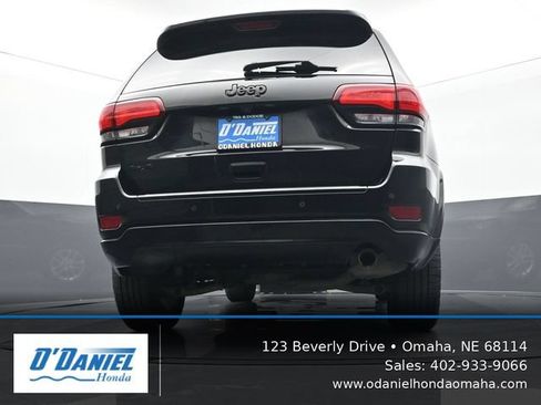 Used 2018 Jeep Grand Cherokee Altitude AWD/4WD image 11
