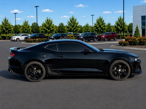 Used 2017 Chevrolet Camaro SS RWD image 6