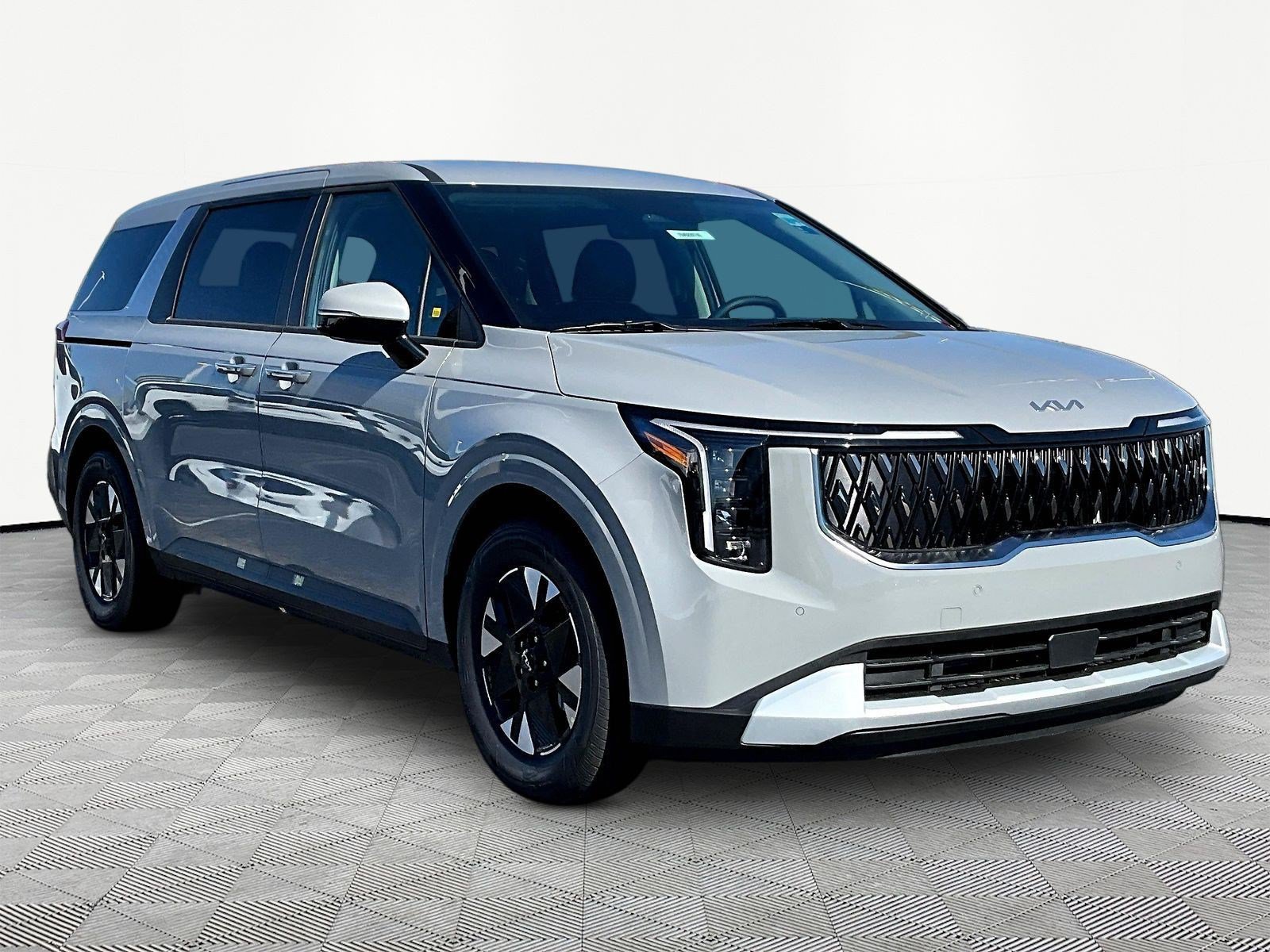 New 2027 Kia Carnival LXS FWD image 3