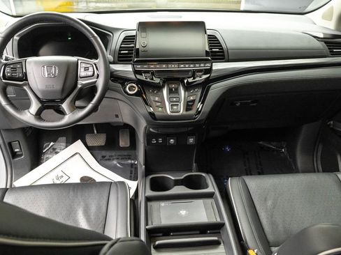 Used 2025 Honda Odyssey Elite image 25