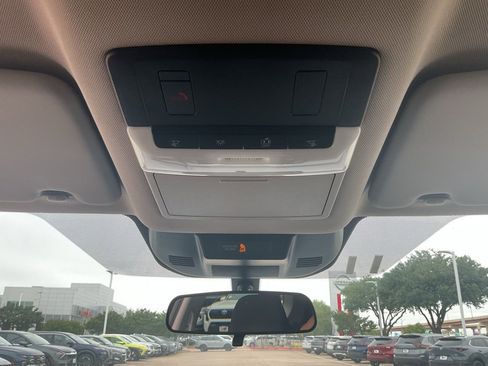 Used 2025 Nissan Rogue SV FWD image 16