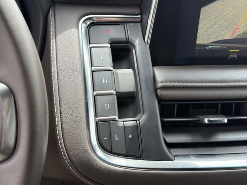 Used 2024 Chevrolet Tahoe LT AWD/4WD image 15