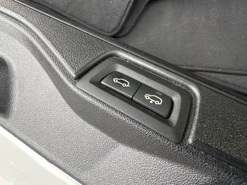 Used 2021 BMW X7 M50i w/ Executive Package image 46