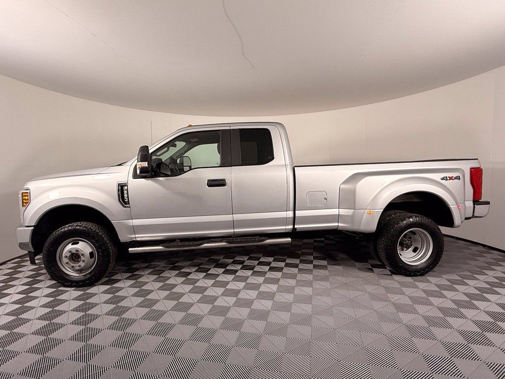 Used 2018 Ford F350 XL w/ Power Equipment Group AWD/4WD image 12