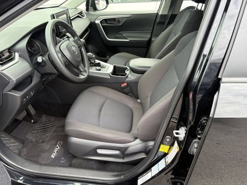 Certified 2022 Toyota RAV4 LE w/ Carpet Mat Package (TMS) image 3