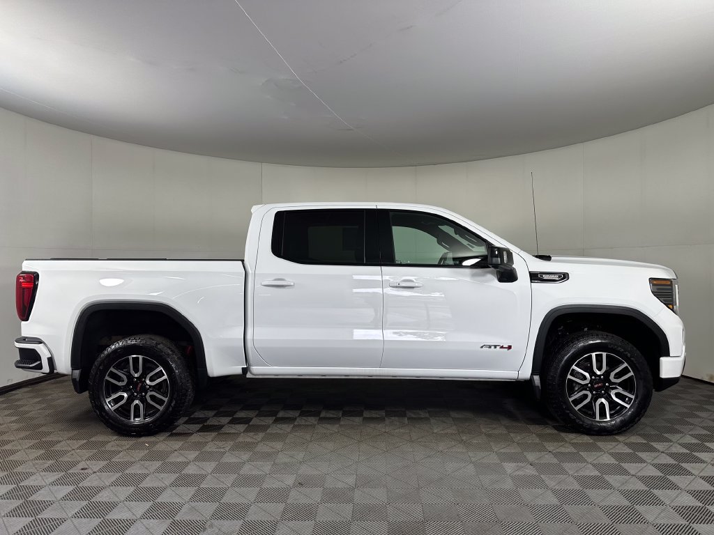Used 2024 GMC Sierra 1500 AT4 w/ Technology Package AWD/4WD image 6