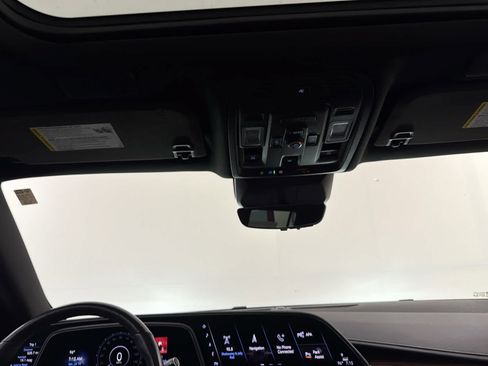 Used 2021 Cadillac Escalade ESV Premium Luxury RWD image 21