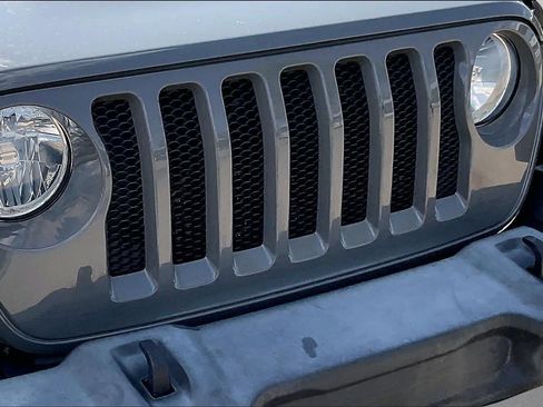 Used 2018 Jeep Wrangler Unlimited Sport AWD/4WD image 28