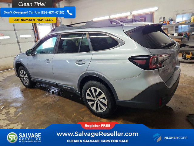 Used 2022 Subaru Outback Premium AWD/4WD image 3
