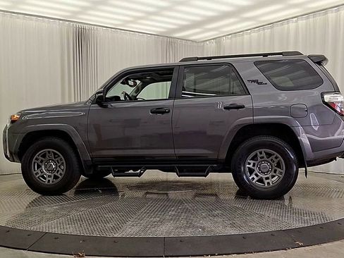 Used 2021 Toyota 4Runner Venture image 2