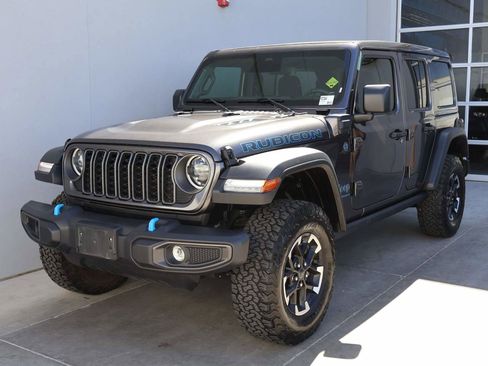 Used 2025 Jeep Wrangler Unlimited Rubicon 4xe w/ Convenience Group AWD/4WD image 1