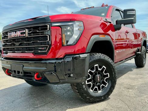 Used 2025 GMC Sierra 2500 AT4X AWD/4WD image 3