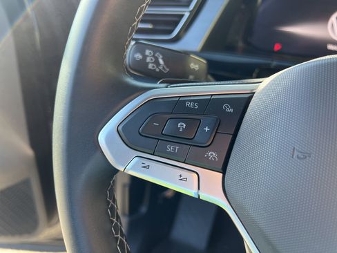 Used 2025 Volkswagen Atlas Cross Sport SE image 20