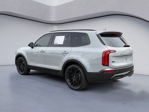 Used 2022 Kia Telluride SX w/ SX Prestige Package AWD/4WD image 3