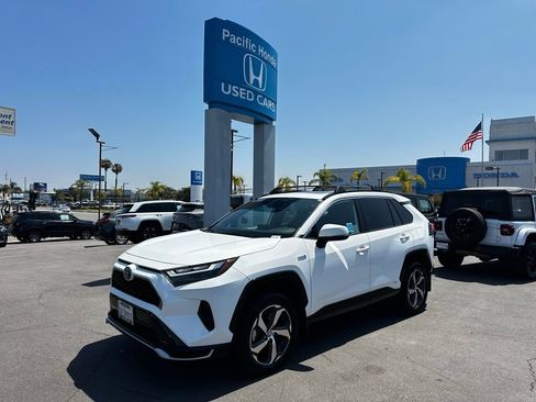 Used 2023 Toyota RAV4 SE w/ Weather & Moonroof Package AWD/4WD image 2
