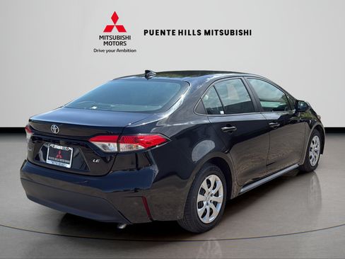 Used 2024 Toyota Corolla LE FWD image 5